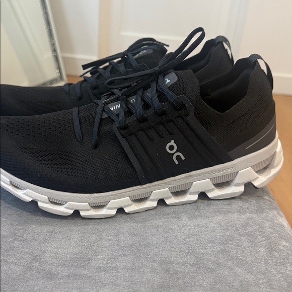 MENS CLOUDSWIFT 3 "ALL BLACK" COMFORTABLE ATHLETIC SNEAKERS SIZE 13 - Picture 5 of 11